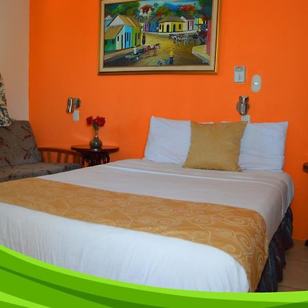 Hotel Y Apartments Los Cisneros マナグア エクステリア 写真