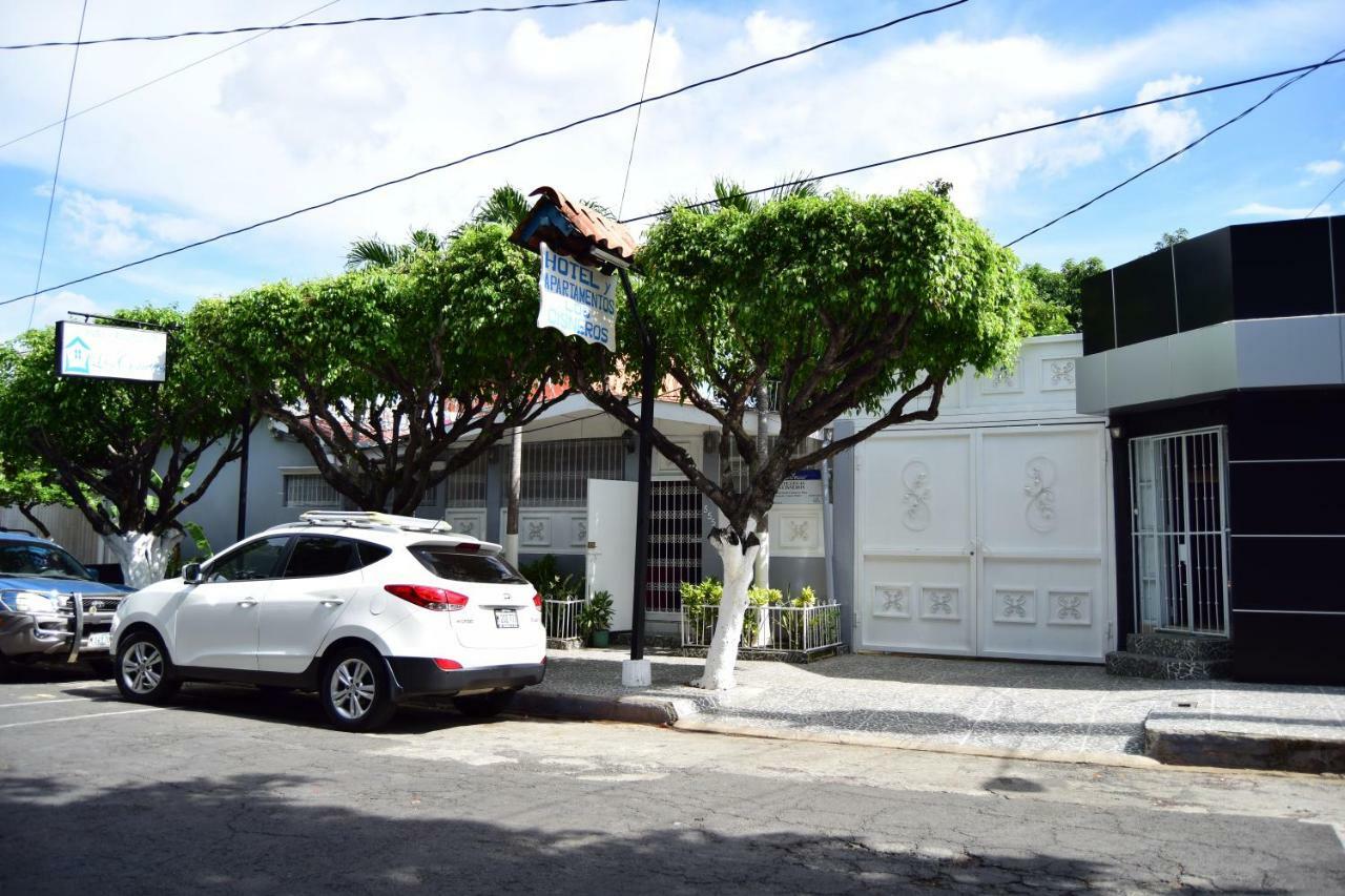 Hotel Y Apartments Los Cisneros マナグア エクステリア 写真