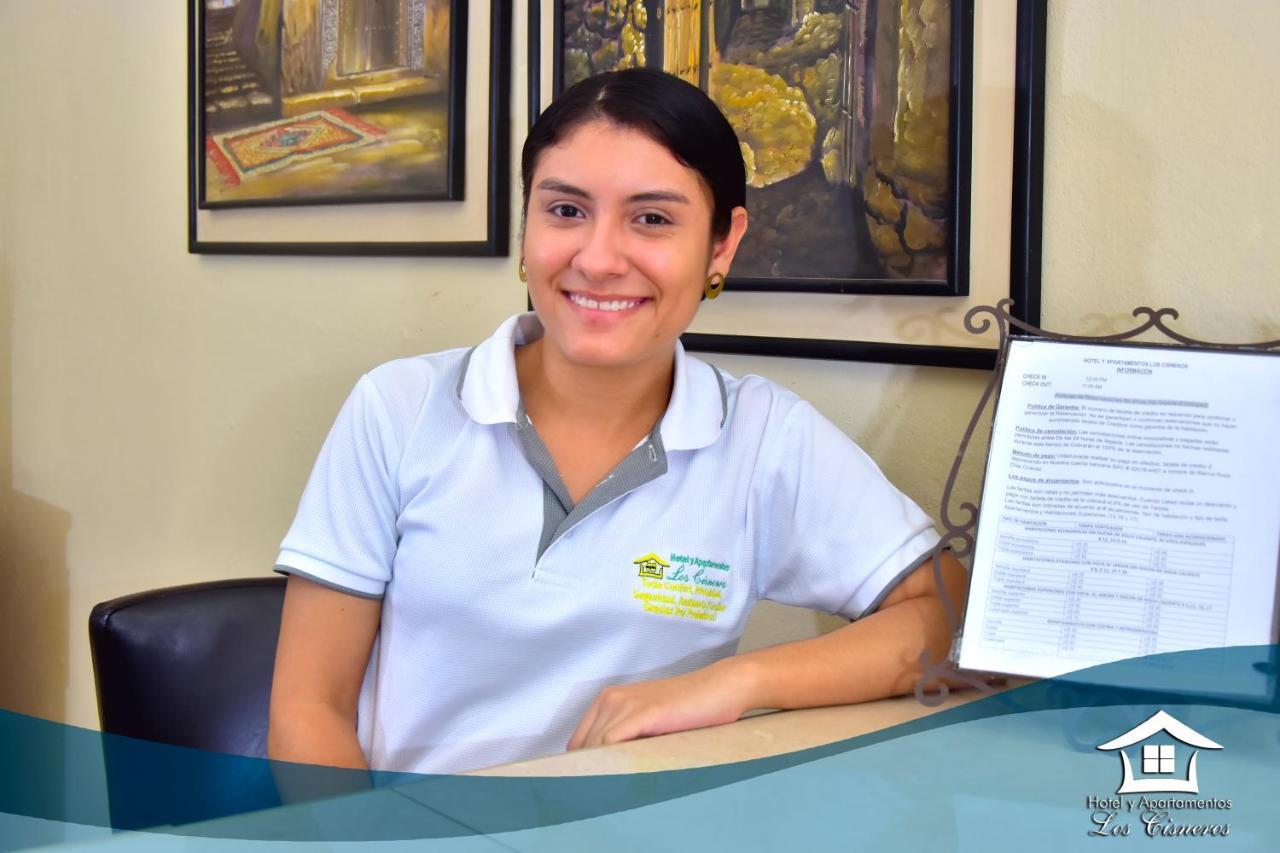 Hotel Y Apartments Los Cisneros マナグア エクステリア 写真
